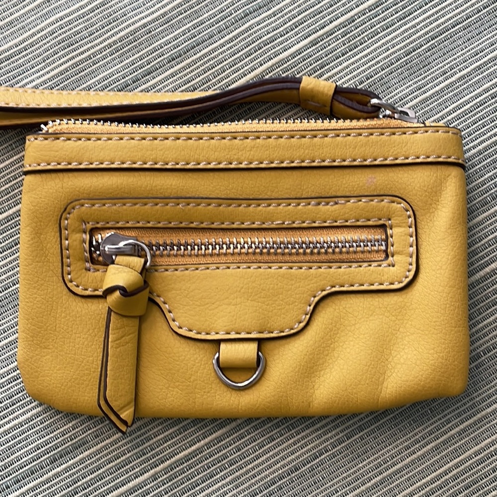 💛 NWOT Nine West mini wristlet